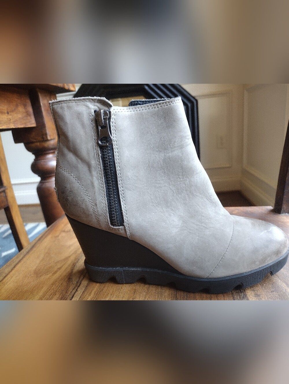 Sorel Taupe Distressed Leather Joan Uptown Zip Boots Size 9 - Picture 5 of 12